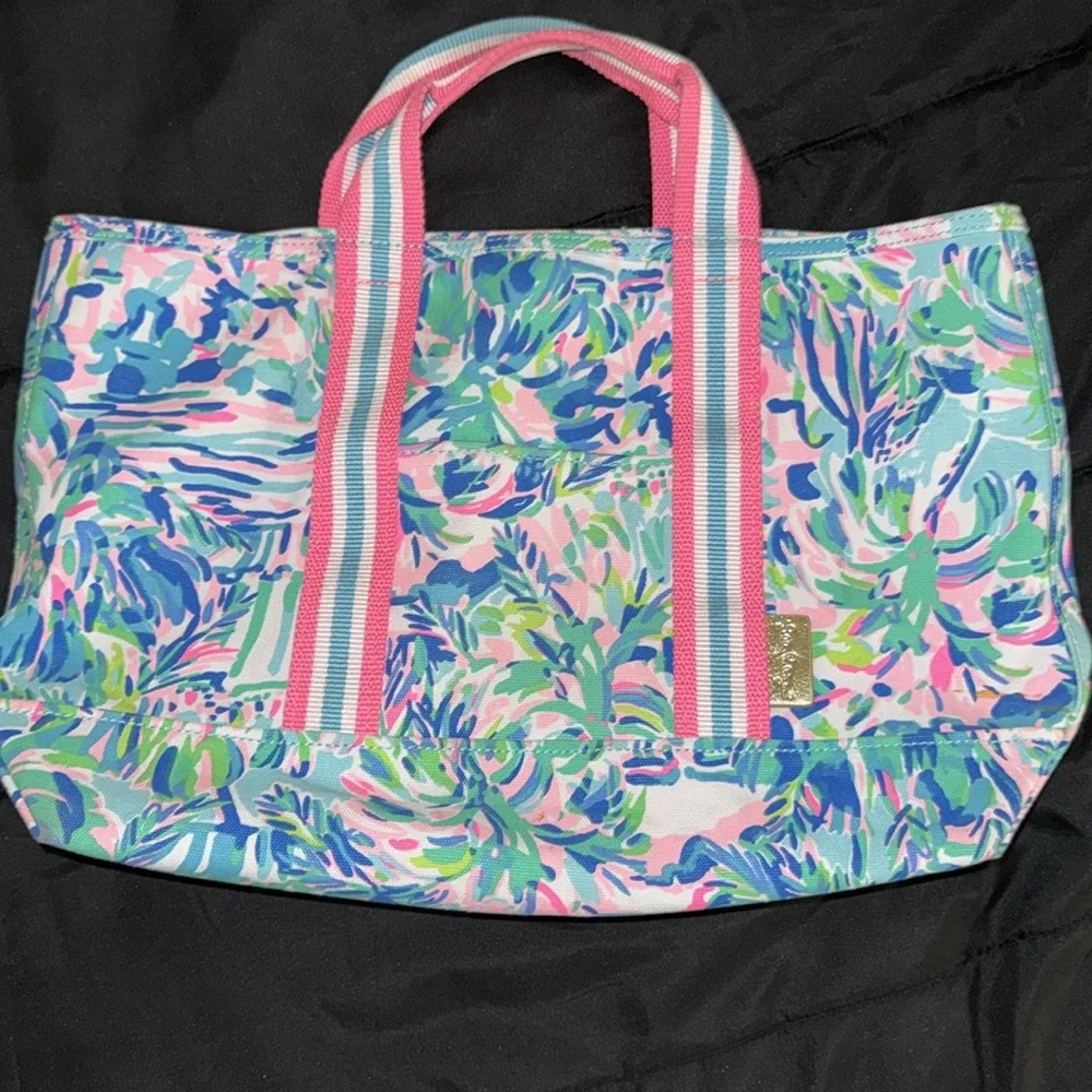 Lilly Pulitzer Blue and Pink Tropical Tote Bag - Picture 10 of 10